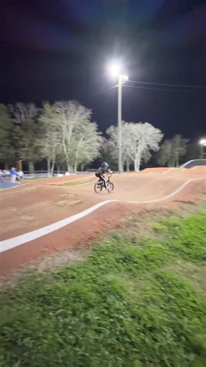 #freshpark at the bmx track. #freshpark #bmx #bmxlove #jumping #bike #racing #cultbmx #nashville #bmxracing #love #bikes #stunts | Freshpark
