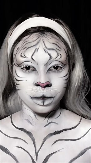 White Tiger makeup #creativemakeuplooks #makeuptutorial #tiger #whitetiger