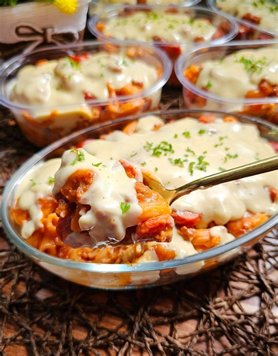 This No-Bake Macaroni recipe is the perfect solution for busy home cooks who want a creamy, flavorful pasta dish without the need for an oven. Made entirely on the stovetop, it combines tender macaroni, a savory meat sauce, and a rich cheese blend for a comforting dish everyone will love. Whether you're cooking in a dorm, a small kitchen, or simply avoiding the oven, this no-bake version delivers all the goodness of classic baked macaroni—fast, convenient, and irresistibly delicious. #NoBakeMaca