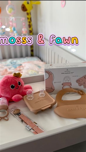 Songul Karagoz on Instagram: "✨Soft tones, thoughtful design, and baby-safe essentials 🤍 The Little Explorer Kit by @mossandfawn is perfect for introducing solids in a gentle and mess-free way. ✨ Silicone feeder ✨ Gather & roll bib ✨ Ice cube tray for purees ✨ Minimal, modern design Everything you need for your baby’s first food journey — all in one beautiful set 🍼🤎 . . #mossandfawn #nontoxicbaby #parentingmadeeasier#baby#"