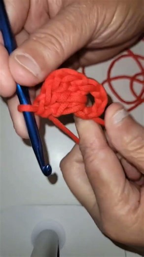 Ma.\n King a crochet larger one, 2, 3, Stitching.\n A square. Basic beginner, crafting.