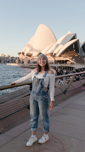 Angelica Ladino MIGRANTE - NOMADA - VIAJERA 🇦🇺🇨🇴 on Instagram: "Guía y presupuesto para recorrer sydney! ⁣⁣ ⁣⁣ 💸Yo recomendaría unos 5 días para conocer bien la ciudad, y un presupuesto de pareja sería un total de $1.000 USD - $1.500 AUD (basados en un hotel de $170 AUD y gastando $140 diarios entre comida, transporte y actividades) ⁣⁣ ⁣⁣ 📝Actividades⁣⁣ ⁣⁣ GRATIS ⁣⁣ - Recorrer la opera house, Circular Quay, y cruzar el Sydney Harbour Bridge. ⁣⁣ - Caminar por el Royal Botanic Garden ⁣⁣ - Vi