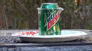 Soda Can in Hydrochloric acid (HCl)- Bursting | SciPhilic