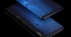 Huawei Mate X shows off an updated foldable design in hands-on photos