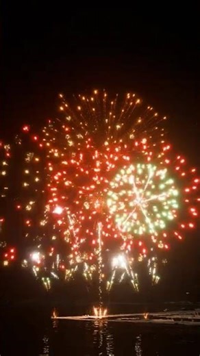 Huge and colorful fireworks show finale #fireworks #fwsim #vuurwerk