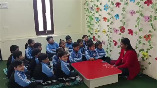 🌱 Learning values beyond books! Our Class One students are learning the importance of truthfulness—understanding how honesty builds trust and how mistakes teach us valuable lessons. Guided by their teachers, they are discovering why speaking the truth to parents always matters. 💛📘 #LittleStepsMontessori #littlesteps #littlestepains #BirgunjNepal #QualityEducation