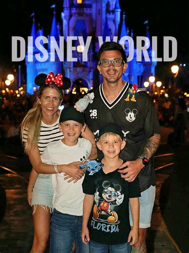 Join us into Disney world 🌍 💙 We started our day at the EPCOT center. The first we tested was test track, and that one was awesome! Speed up to 65 mph! 😎 Then we flew a rocket around the world 🌍 And another cool simulator. The aquarium was beautiful 👏 And the Moana experience had some cool effects 👏 Ratatouille ride was awesome and immersive 👊 Then it was off to Magic kingdom 💙 Magic kingdom was really magical 💙👏 TRON was the most thrilling ride her 😎😱 Sick accelerate and speed 😱👏 