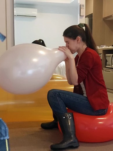 Exploring the World of Blow to Pop: A Looner's Perspective
