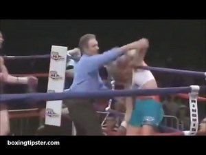 #FlashbackFriday Anne Sophie Mathis vs. Holly Holm 😱 Check out how the ref helps Holm of the ropes 😳 #MathisHolm #HolmMathis #AnneSophieMathis #HollyHolm #Boxing #SupremeBoxing | Supreme Boxing
