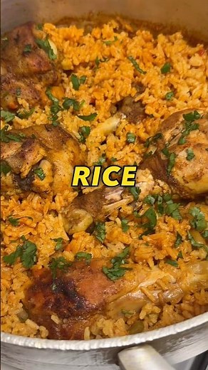 Authentic Puerto Rican Arroz con Pollo 😍 #puertoricanfood #caribbeanfood