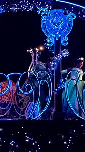 240K views · 2.6K reactions | ✨SURPRISE MAGIC✨ Guests at Magic Kingdom got an unexpected treat with a soft opening of the brand new Disney Starlight Parade before its official debut this Sunday, July 20th!  Catch a glimpse of the magic lighting up Main Street before the big premiere! #DisneyStarlightParade #MagicKingdom #DisneyMagic #DisneyParade #WaltDisneyWorld #wdw | Disney World Tom | Facebook