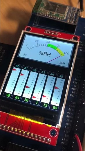The TFT Display at work on the Microcontroller Trainer