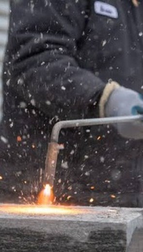 Granite Flaming Process: Creating Anti-Skid Surfaces with High-Intensity Flame Watch as an expert demonstrates the granite flaming process, using a high-intensity torch to create a rough, anti-skid surface. Join us for an inside look at the fascinating granite flaming process! In this video, we showcase a skilled professional transforming smooth granite into a rough, anti-skid surface. Using a high-intensity flaming torch, the expert applies intense heat to the granite’s surface, causing it to c