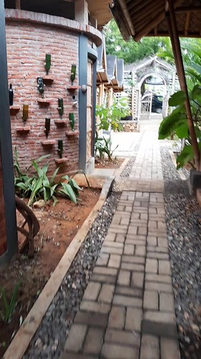Kamar Mandi Mewah: Ngintip Anak Sekolah Pipis