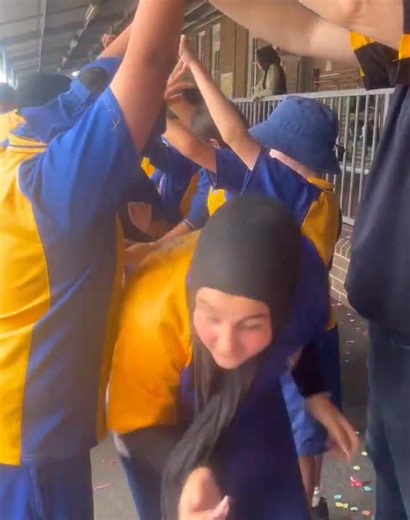 👏🌟Year 6 Clap Out👏🌟 And just like that the school year's out! And Wow, what an incredible journey it’s been for our Year 6. From your first day to your last, we’ve shared so many moments of great learning, and laughter together, and now, it’s time for you to spread your wings and shine at high school. Embrace all the new challenges, opportunities, and experiences that come your way. It is always sad to say goodbye, but we are very proud of YOU! And remember you are always welcome to come and