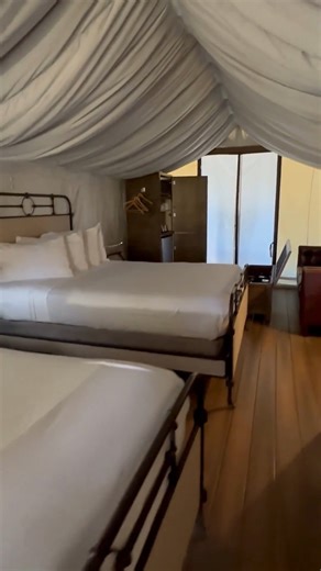 Take a tour of a safari glamping adventure in Buellton, California, at Flying Flags RV Resort & Campground in Buellton. You've never stayed in a tent like this before! Learn more: https://bit.ly/41D27MR 🎥: Flying Flags | Visit the Santa Ynez Valley
