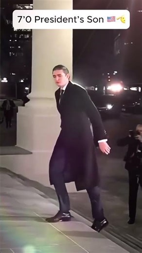 Giant Barron Trump Walking Like a Final Boss