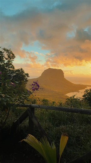 الغروب في موريشيوس 🇲🇺 سبحان الله #sunset #mauritius #موريشيوس