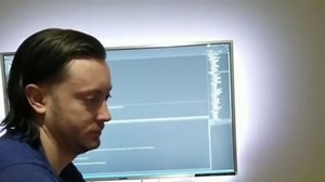 ‘Bionic man’ implants computer chips into his body