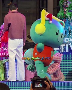 Perm be like, money talks 🤑 and Thun Pond has tons of it 💵💰💳 #pondphuwin #permpoon