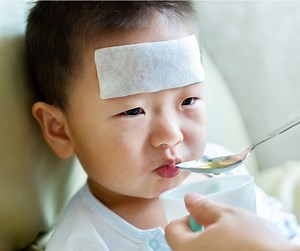 Child Has a Fever? 6 Foods You Can Feed That May Help Bring Down His Temperature | theAsianparent Singapore