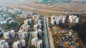 For the first time in Pakistan, the working class are being given a home of their own on mortgage basis. PM Khan will handover 1000 ready appartments & homes to workers & also lay foundation for 1500 more low cost homes to be given to working class on easy instalments #Pakistan 🇵🇰 | Developing Pakistan