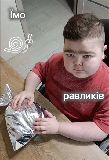 Окей, готуємо равликів 🐌🔥 @epiravlyk_ferma Рецепт простий: звільнив з упакування, розігрів до 200°, 8 хв — і соус вже буль-буль 😎 Далі — равлик соус на хрумку грінку = гастро рівень PRO. Не шеф, але готую так, що навіть равлики в шоці 🤌 Хто б подумав, що це так смачно? #смачно #смачного #foodreel #cooking #snails