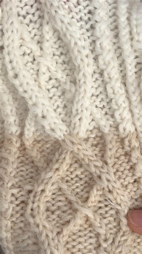 #knitting # #ハンドメイド #棒針 #アラン模様 #ケーブル編み なわ編みましましセーター編んでます……去年から🤣YouTube公開はいつになるかなぁ😂
