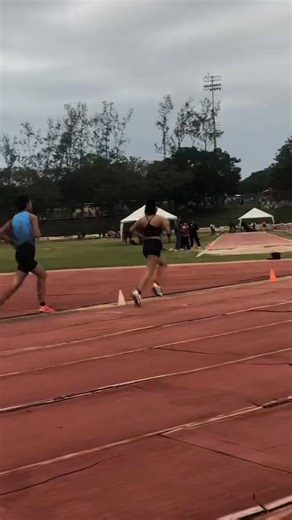 | Paulina Pérez avanza al Estatal en 800 y 1500 | Paulina Martinez Pérez salió prácticamente de día de campo en la Unidad Deportiva "Vicente de Obregón", de Acayucan, para clasificarse en 800 y 1500 metros planos al Estatal de los Juegos de la CONADE. La universitaria en 1500 registró un tiempo de 4 minutos con 51 segundos en tanto que en los 800 metros hizo 2 minutos con 21 segundos. Martinez Pérez está contemplada para representar a la US en la Universiada 2026. | Universidad de Sotavento A.C.