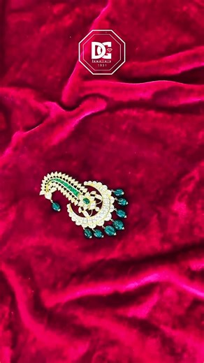 “Kilangi” ❤️ Long before fashion had rules, Indian men wore jewels as symbols of courage and royalty, pearls on warriors, emeralds on emperors. Today, he wears them again not as trend, but as inheritance. 📍 Shop No. 29-30, Gate No. 5, New Sarrafa Market, Kota 📞 Mahendra Soni: 9829038591 | Aakshay Soni: 9828940750 📧 newdgjewellers@gmail.com #RajputiBride #RajputiJewellery #TraditionalJewelry #NewDGJewellers #kilangi #Elegance”#antiquejewelry #indianjewelry #weddingjewelry #tradional #vintage #