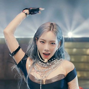 459K views · 10K reactions | GOT the beat 'Step Back' Stage Video | ᴅᴀɪʟʏ ᴋᴘᴏᴘ sᴏɴɢs | Facebook