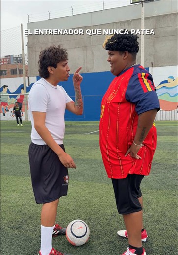 EL ENTRENADOR QUE NUNCA PATEA 🥸 #lamine #viral #dafonseka #futbol #mundial