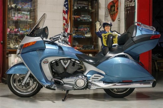 No Reserve: 2009 Victory Vision
