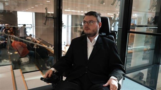 Barrierefrei politisch: Die Arbeit von Constantin Grosch