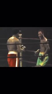 Joe Frazier’s head movements 🔥 knockouts_videos 🥊 #boxingfan #boxinglifestyle #boxingfamily #boxingtraining #boxinghistory #boxingday #boxinglife #boxing👊 #boxinggym #boxingworkout #boxinggloves #boxingworld #boxingnews #boxing #boxer #fight #knockout #sport #legend #goat #champion #boxingfanatik #boxingcoach #boxingclub #fightofthecentury #boxingfitness #muhammadali #boxinglegend #joefrazier #boxingmotivation | Real Street Fighter