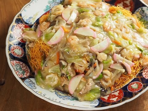 長崎風皿うどんの作り方、皆で食べる大皿盛り、お酒のつまみにもいけます。