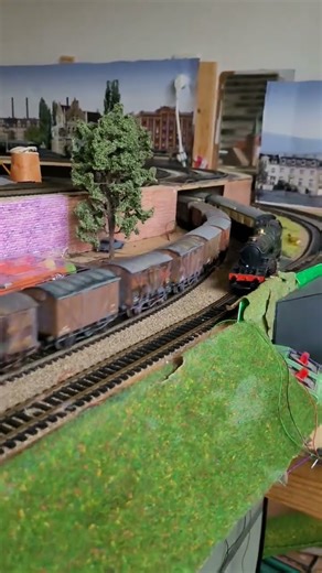 OO Hornby 4-6-0 GWR "Hagley Hall" with goods and "King Henry VIII" #modeltrains #hobby #ooscale
