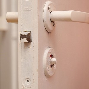 2 door lock installations and other simple door hacks Thanks for watching! Please be aware that this video is for entertainment purposes only and techniques shown should not be attempted at home! | Gorgeous