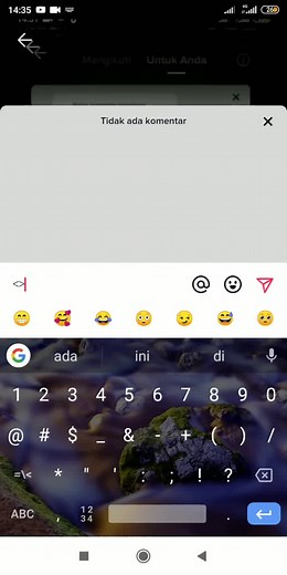 Exploring Smartphone Keyboard Features and Emojis