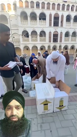 मदद का ऐसा जज़्बा आपने पहले कभी नहीं देखा होगा! #emotionalvideo #islamicvideo #funny