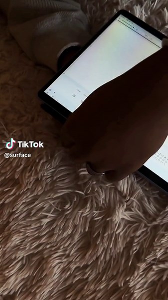 Slim Pen 2 clicks are so satisfying #MicrosoftSurface #Magnetic #SurfaceSlimPen2 #ASMR #Satisfying