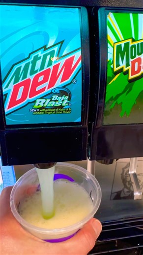 Mixing Mountain Dew & Lemonade & Baja Blast & Sweet Lightning at Taco Bell Soda Fountain Machine