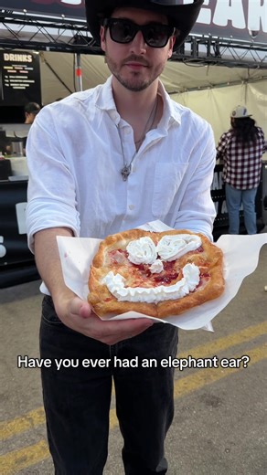 Have you ever had an elephant ear? #food #elephantear #fair #fairfood