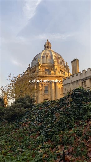 Exploring Oxford: Iconic College Landmarks