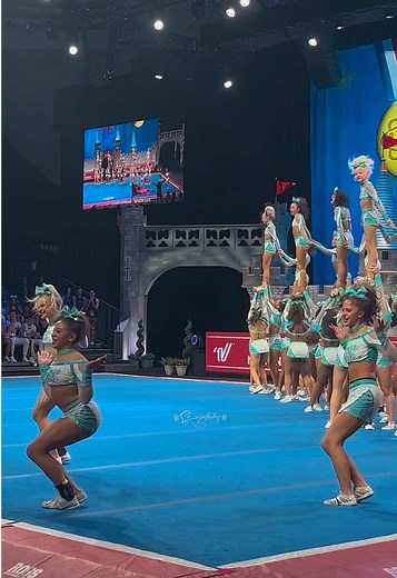 who’s excited to see this pass at worlds ?! 🎥: MY VIDEO!! #cheertok #cheer #allstarcheerleading #sport #uca #cheerleadersoftiktok #allstar #cheersquad #se4l #seniorelite