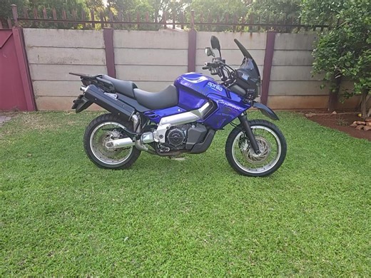 Aprilia 1000cc 2003 bike for sale R35000
