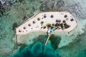 Spectacular Snorkel at Rendezvous Caye Excursion Review | Jason Daniel Shaw