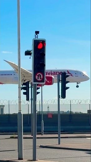 Avianca Boeing 787-8 coming from Bogotá to landing 🛬 Heathrow Airport London