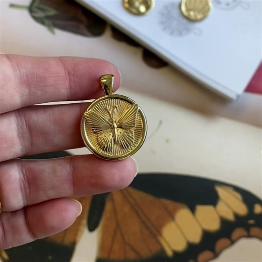 A smaller version of the JW Original Coin, pair the pendant with your favorite chain. We picked our two favorites for you, but there are additional chains available for purchase. There is a confidence that comes with freedom. Whether you need encouragement to take the steps to freedom, or have a newfound freedom you want to celebrate, the butterfly inspires with her gentle movement and complete independence. You make your own choices. You are determined. You are FREE. Coin pendant made of sterli