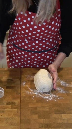 No Dutch Oven? Try THIS Sourdough Hack #shorts #shortsvideo #bread